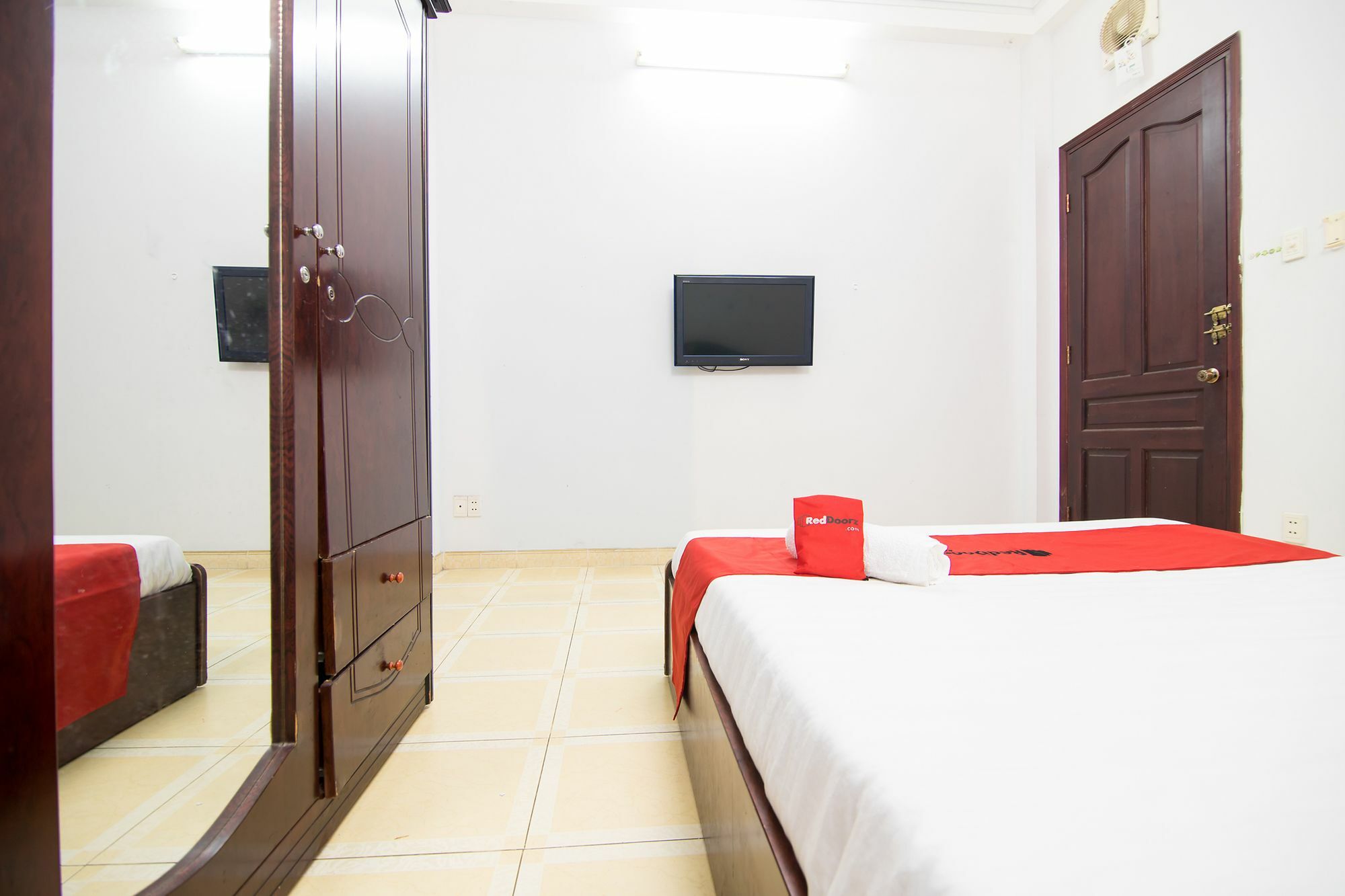 Reddoorz Near Pico Plaza Cong Hoa Hotel Ho Chi Minh-stad Buitenkant foto